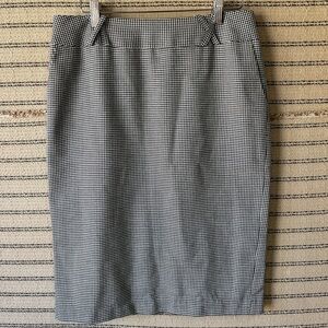 J. McLaughlin Houndstooth Pencil Skirt